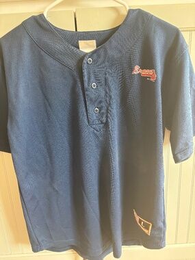 Atlanta Braves shirt.  size Childs large 14 16.